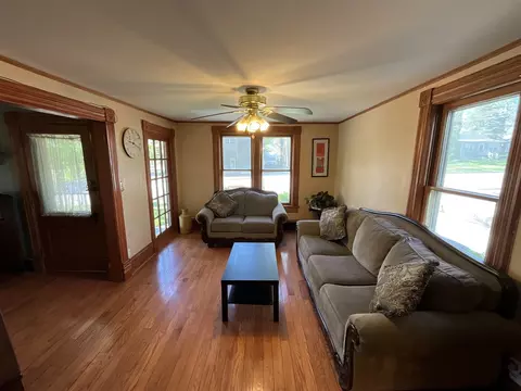 700 Forest Ave, Elgin, IL 60120 photo 5