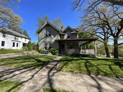 700 Forest Ave, Elgin, IL 60120 photo 2