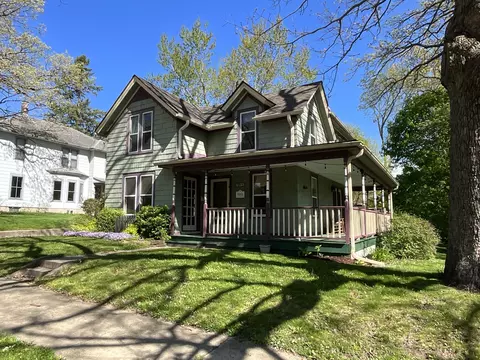 700 Forest Ave, Elgin, IL 60120 photo 1