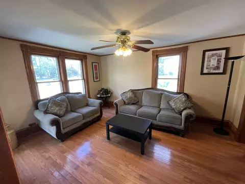 700 Forest Ave, Elgin, IL 60120 photo 4