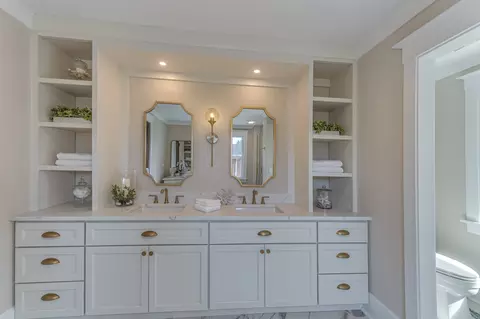 Bath - 6 S Wright St, Naperville, IL 60540 photo 2 of 5