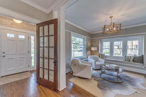 Entry Way - 6 S Wright St, Naperville, IL 60540 photo 1 of 1
