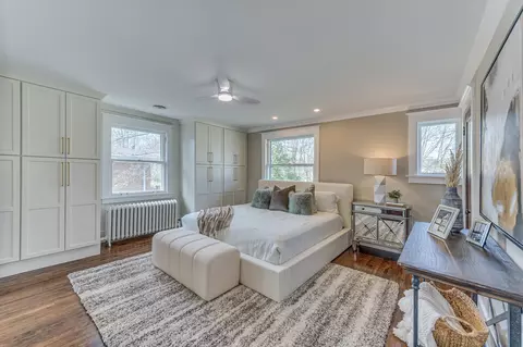 Bedroom - 6 S Wright St, Naperville, IL 60540 photo 1 of 4