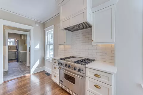 Kitchen - 6 S Wright St, Naperville, IL 60540 photo 3 of 6