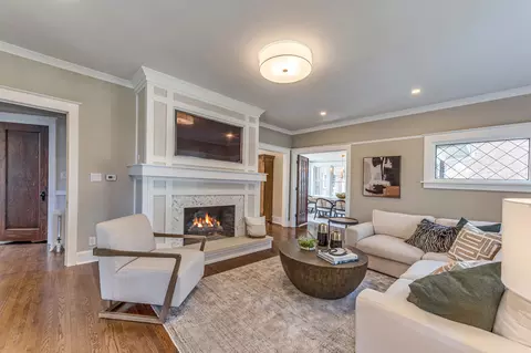 Living - 6 S Wright St, Naperville, IL 60540 photo 2 of 5