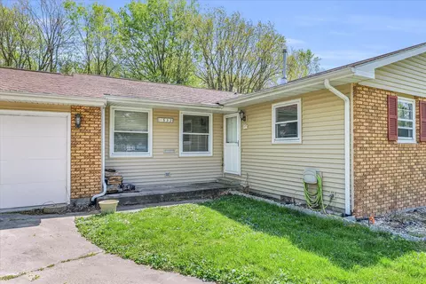 532 N High St, Bement, IL 61813 photo 4