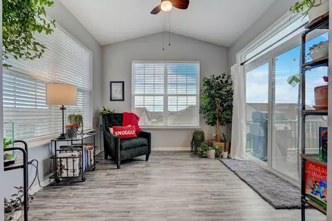 Living - 2091 Magenta Ln, Algonquin, IL 60102 photo 3 of 5