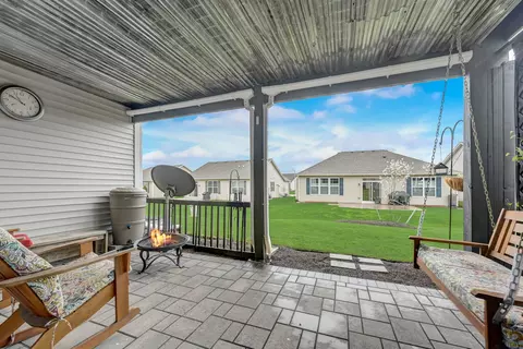 Exterior - 2091 Magenta Ln, Algonquin, IL 60102 photo 3 of 11