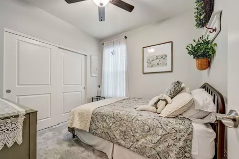 Bedroom - 2091 Magenta Ln, Algonquin, IL 60102 photo 4 of 6