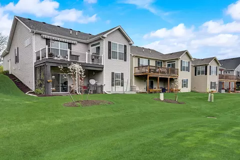 Exterior - 2091 Magenta Ln, Algonquin, IL 60102 photo 7 of 11