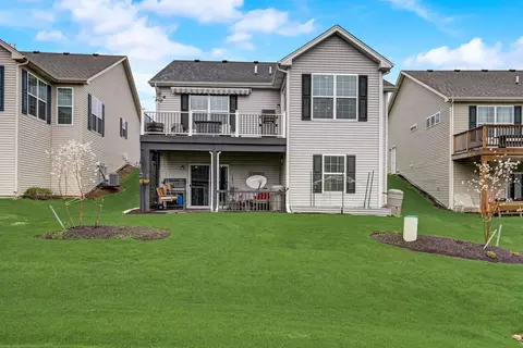 Exterior - 2091 Magenta Ln, Algonquin, IL 60102 photo 6 of 11