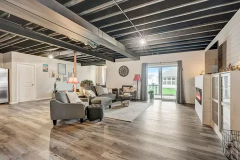 Living - 2091 Magenta Ln, Algonquin, IL 60102 photo 4 of 5