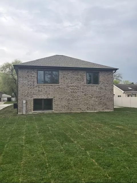7313 S Octavia Ave, Bridgeview, IL 60455 photo 3