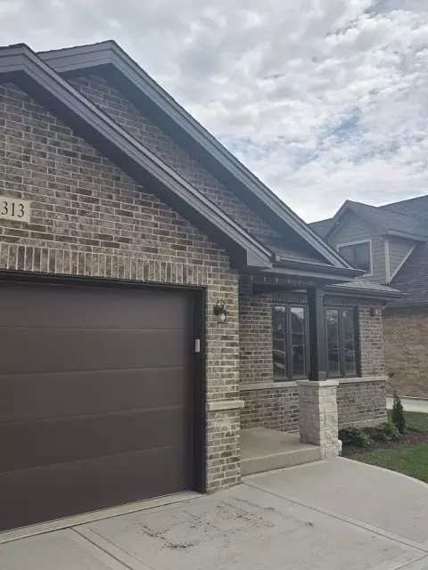 7313 S Octavia Ave, Bridgeview, IL 60455 photo 4