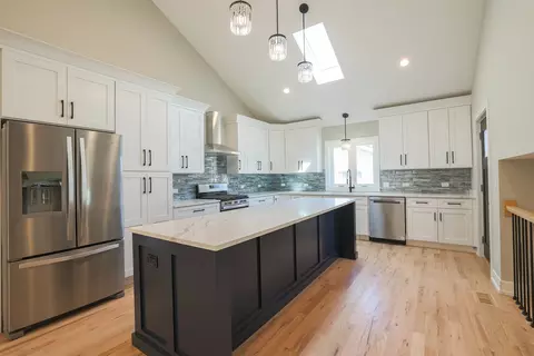 7313 S Octavia Ave, Bridgeview, IL 60455 photo 14