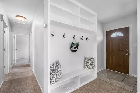 Entry Way - 37 Circle Dr E, Montgomery, IL 60538 photo 1 of 1