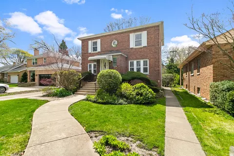 Exterior - 456 Uvedale Ct, Riverside, IL 60546 photo 3 of 10