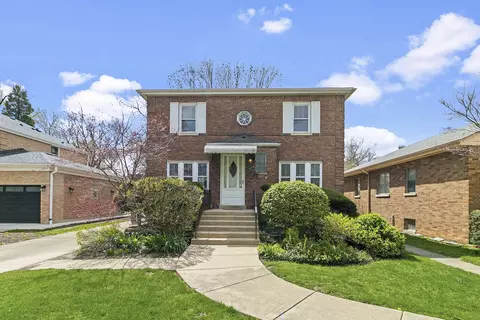 Exterior - 456 Uvedale Ct, Riverside, IL 60546 photo 2 of 10