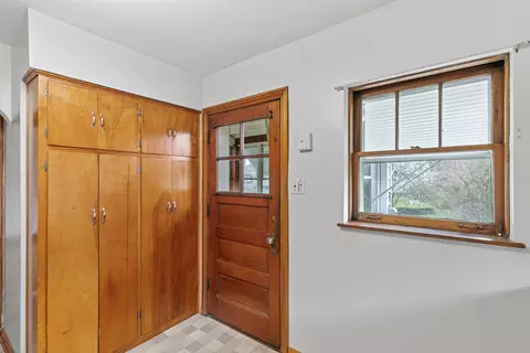 Entry Way - 456 Uvedale Ct, Riverside, IL 60546 photo 3 of 3