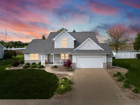 3708 Rave Rd, Bloomington, IL 61704