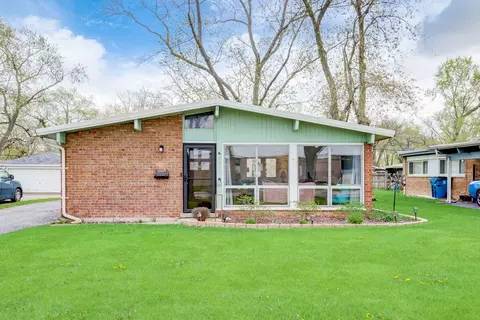 237 W Army Trail Blvd, Addison, IL 60101