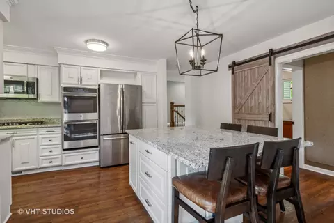 Kitchen - 1121 N River Rd, Algonquin, IL 60102 photo 1 of 5