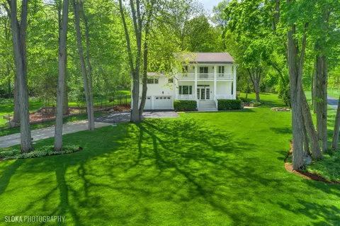Exterior - 1121 N River Rd, Algonquin, IL 60102 photo 4 of 15