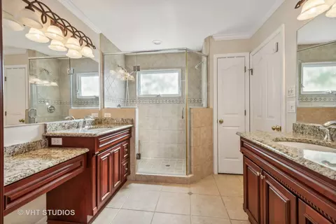 Bath - 1121 N River Rd, Algonquin, IL 60102 photo 1 of 3
