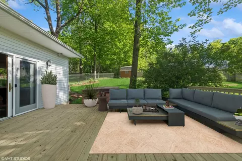 Exterior - 1121 N River Rd, Algonquin, IL 60102 photo 7 of 15
