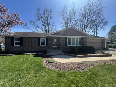 12829 W 28th St, Beach Park, IL 60099
