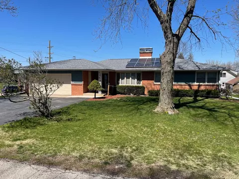 430 W Pershing St, Stillman Valley, IL 61084