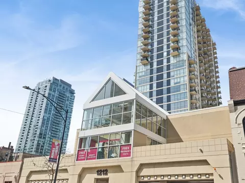 1212 N La Salle Dr #1207, Chicago, IL 60610