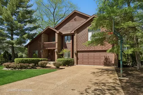 4460 Williamsburg Ct, Rolling Meadows, IL 60008