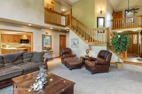 4460 Williamsburg Ct, Rolling Meadows, IL 60008 photo 4