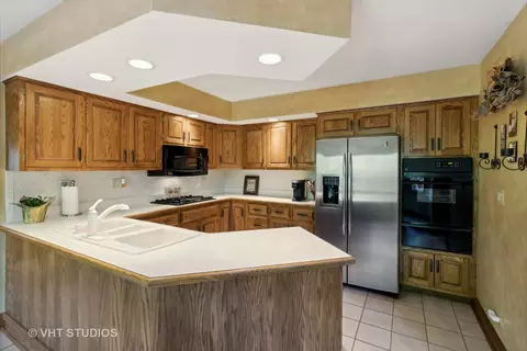 4460 Williamsburg Ct, Rolling Meadows, IL 60008 photo 7