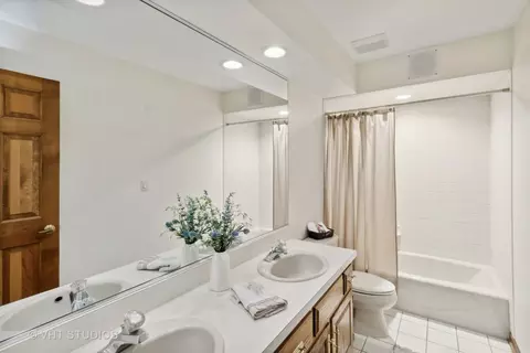 4460 Williamsburg Ct, Rolling Meadows, IL 60008 photo 17
