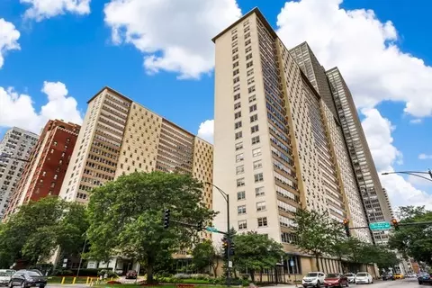 3950 N Lake Shore Dr #819D, Chicago, IL 60613