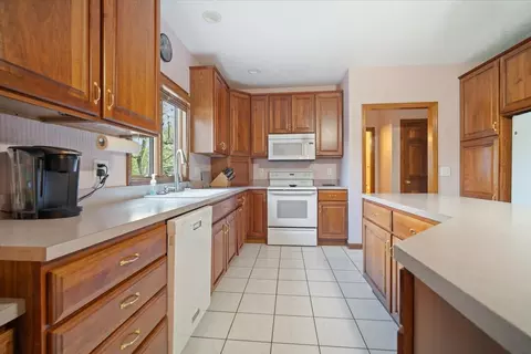 Kitchen - 6 Milton Ln, Bloomington, IL 61704 photo 3 of 5