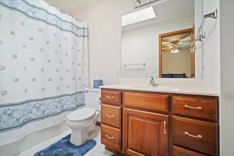 Bath - 6 Milton Ln, Bloomington, IL 61704 photo 3 of 5