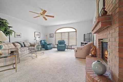 Living - 6 Milton Ln, Bloomington, IL 61704 photo 2 of 6