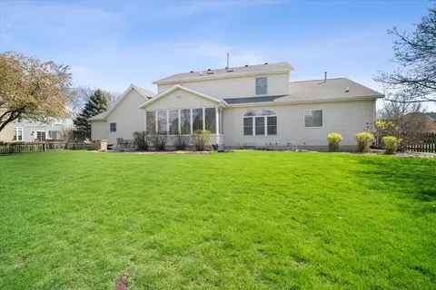 Exterior - 6 Milton Ln, Bloomington, IL 61704 photo 8 of 9
