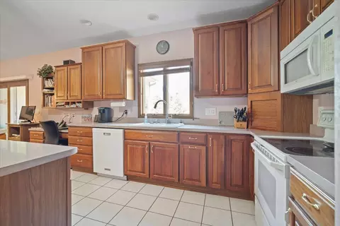 Kitchen - 6 Milton Ln, Bloomington, IL 61704 photo 2 of 5