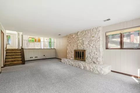 Living - 552 Hackberry Rd, Frankfort, IL 60423 photo 7 of 7