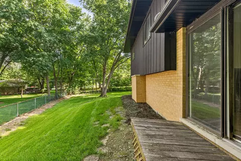 Exterior - 552 Hackberry Rd, Frankfort, IL 60423 photo 4 of 6