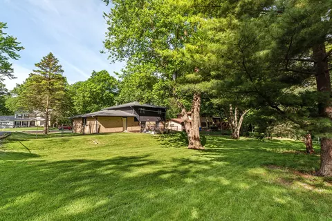 Exterior - 552 Hackberry Rd, Frankfort, IL 60423 photo 5 of 6