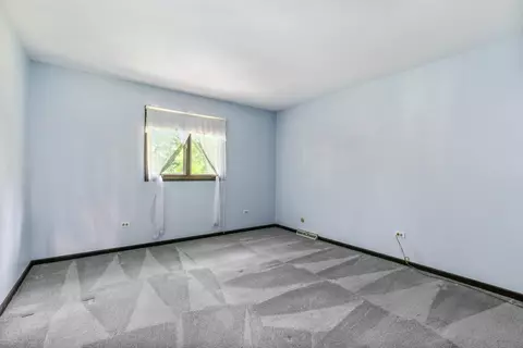 Bedroom - 552 Hackberry Rd, Frankfort, IL 60423 photo 1 of 3