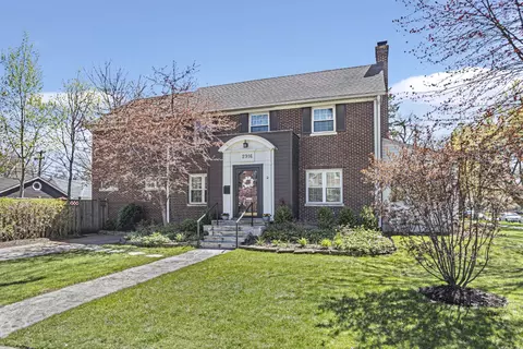 2916 Grant St, Evanston, IL 60201