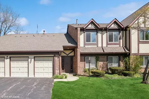 407 Ramblewood Dr #D, Glen Ellyn, IL 60137