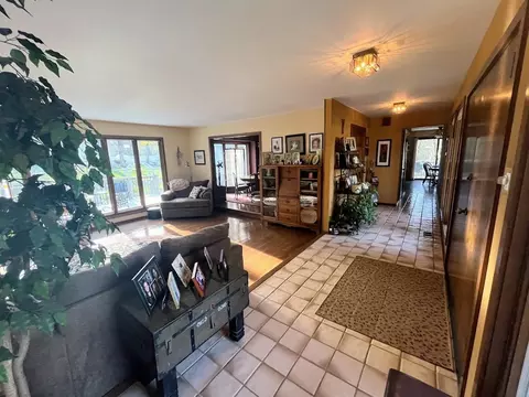 Living - 17 Danube Way, Olympia Fields, IL 60461 photo 5 of 7