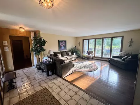 Living - 17 Danube Way, Olympia Fields, IL 60461 photo 2 of 7